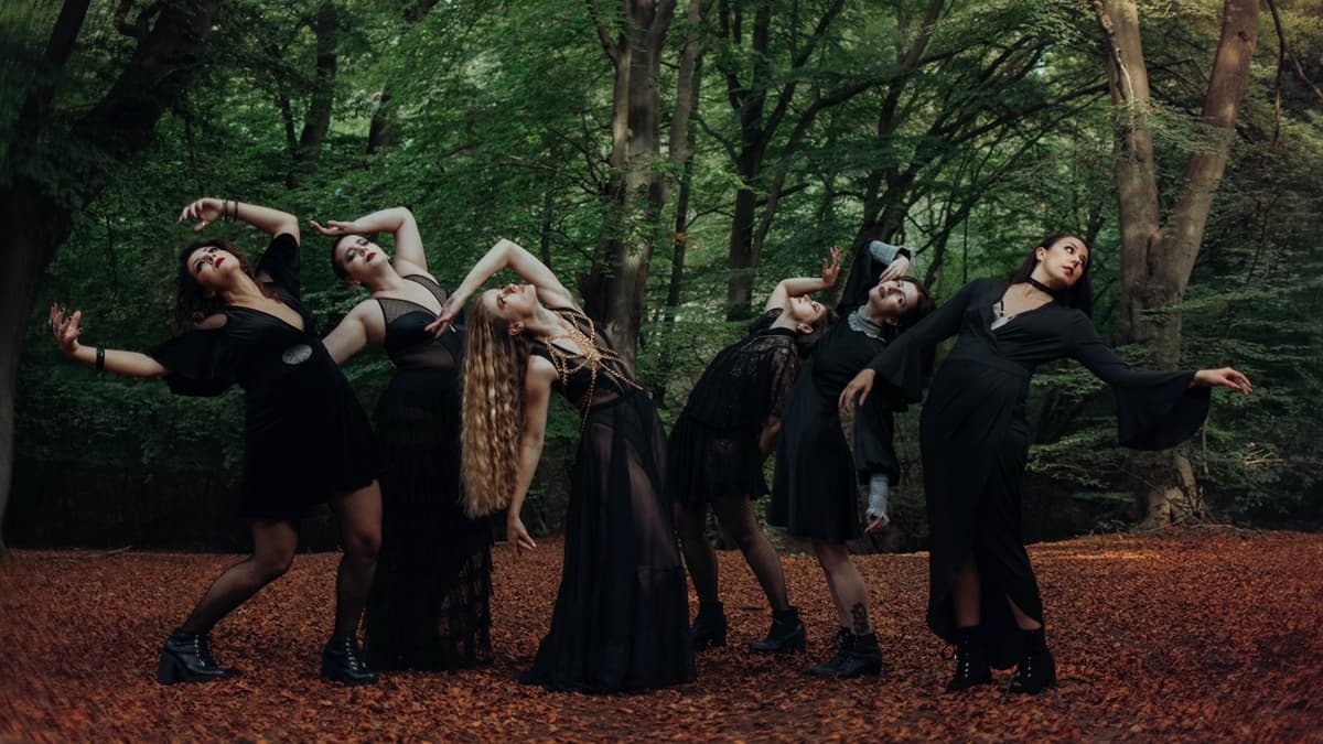 The Coven Burlesque Presents - Shadows & Spirits