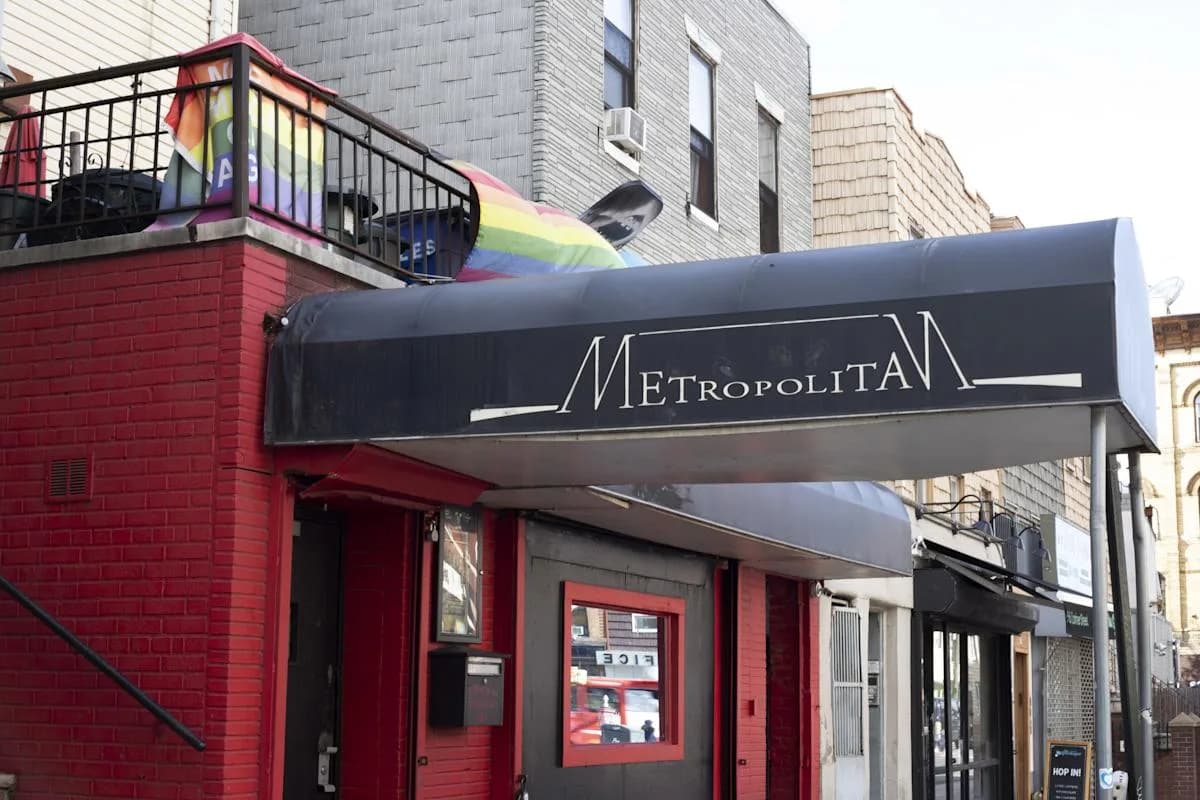 Metropolitan Bar